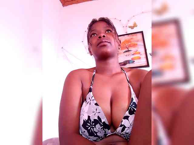 Modèle: Sayrahsexy