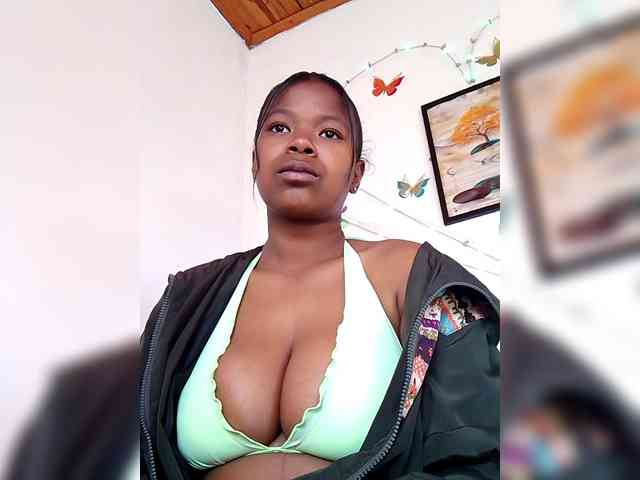 Modèle: Sayrahsexy