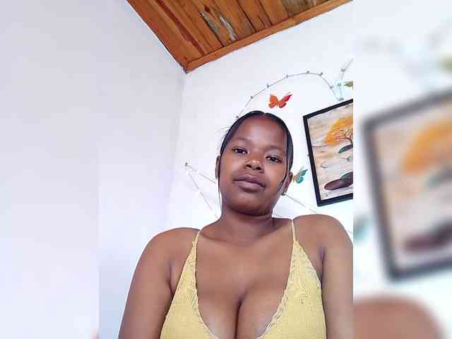 Modèle: Sayrahsexy