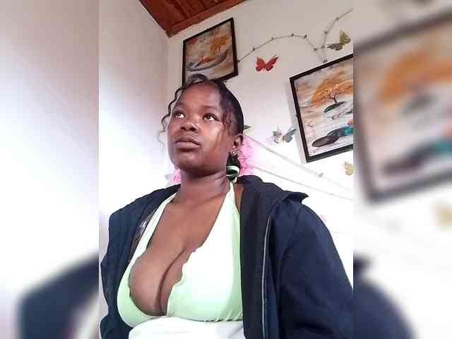 Sayrahsexy webcam