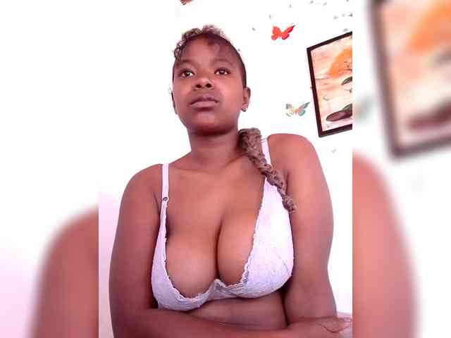 Modèle: Sayrahsexy