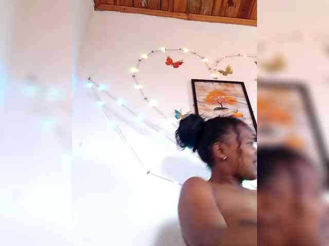 Modèle: Sayrahsexy