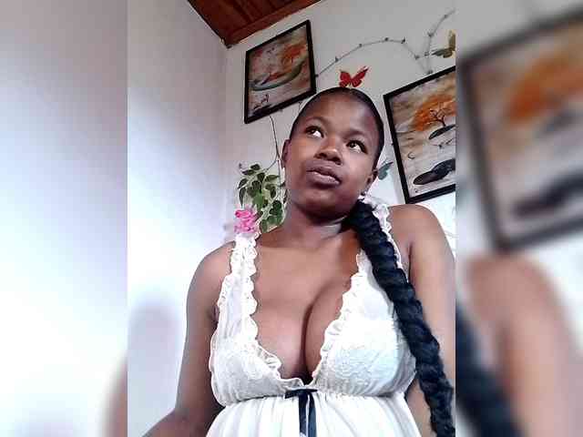 Sayrahsexy webcam
