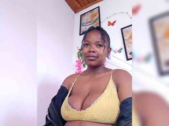 Sayrahsexy webcam