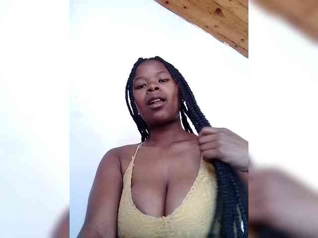 Sayrahsexy Live Webcam on BongaCams