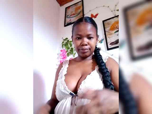 Sayrahsexy webcam