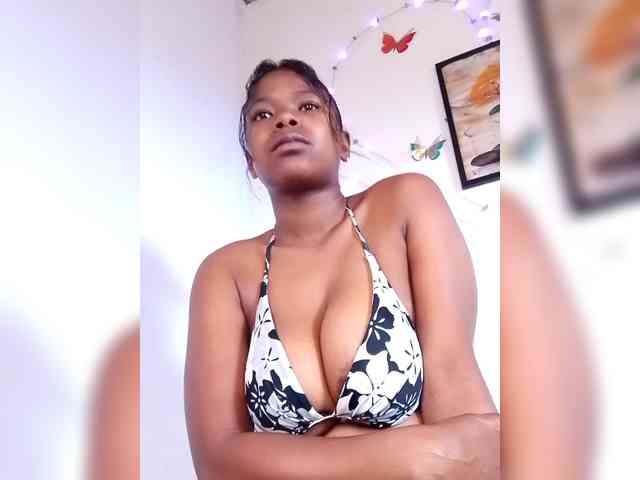 Modèle: Sayrahsexy