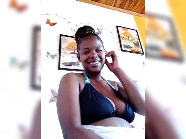 Modèle: Sayrahsexy