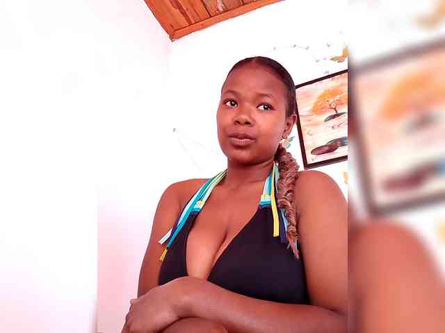 Sayrahsexy webcam