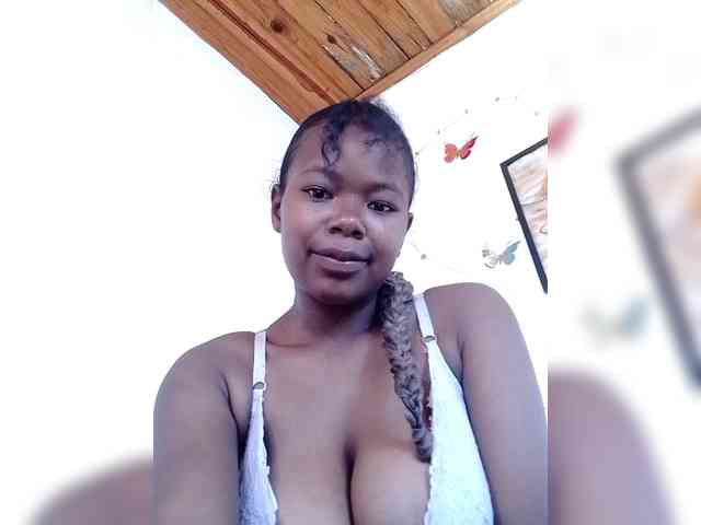Modèle: Sayrahsexy