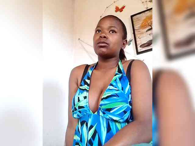 Modèle: Sayrahsexy