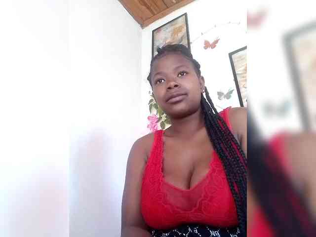 Modèle: Sayrahsexy