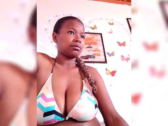 Modèle: Sayrahsexy