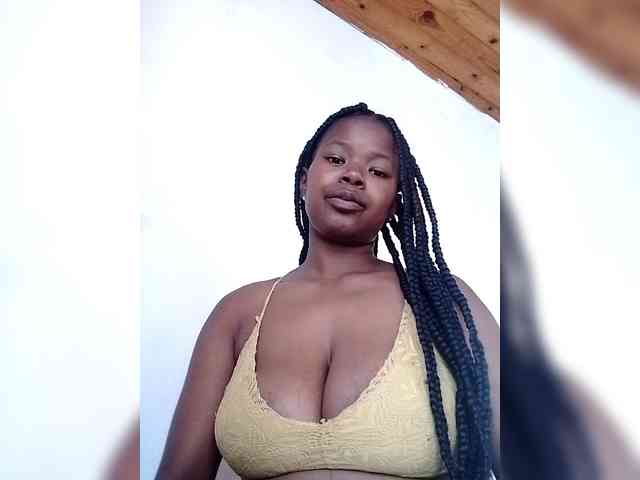 Modèle: Sayrahsexy