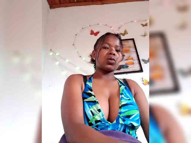 Modèle: Sayrahsexy