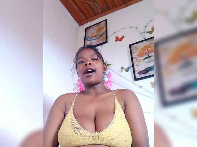 Modèle: Sayrahsexy