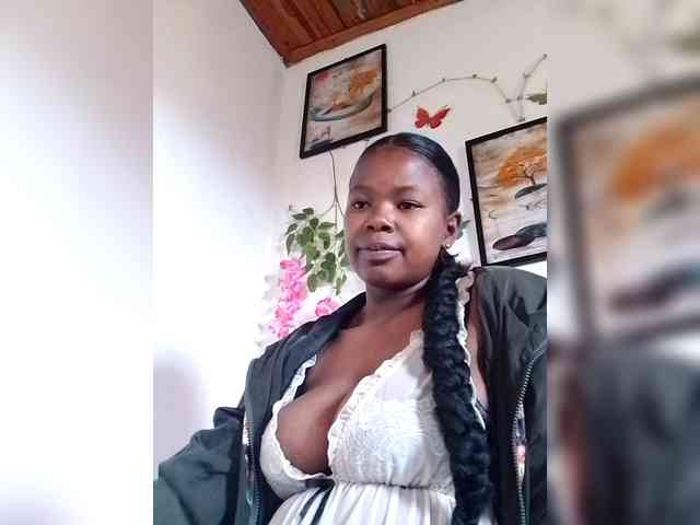 Sayrahsexy webcam