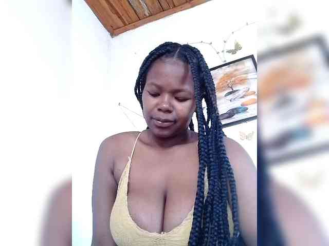 Modèle: Sayrahsexy