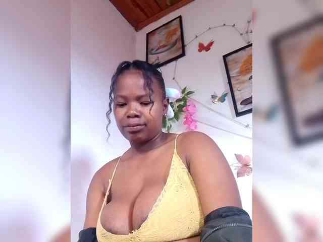 Sayrahsexy webcam