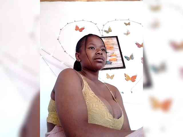 Sayrahsexy webcam
