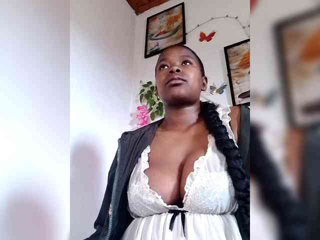 Sayrahsexy webcam