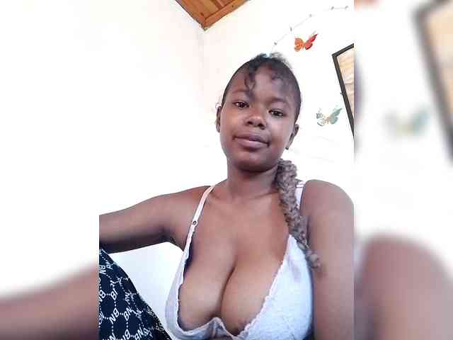 Sayrahsexy webcam
