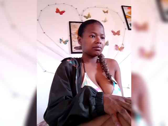 Modèle: Sayrahsexy