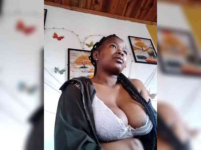 Modèle: Sayrahsexy