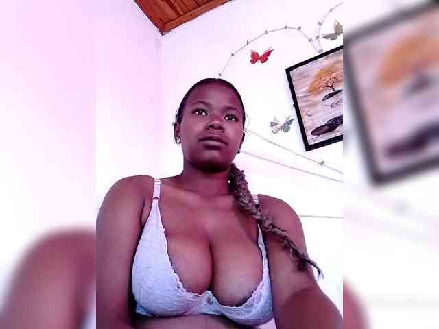 Sayrahsexy webcam