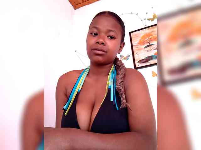 Modèle: Sayrahsexy