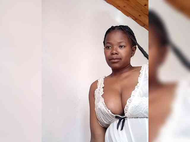Sayrahsexy webcam