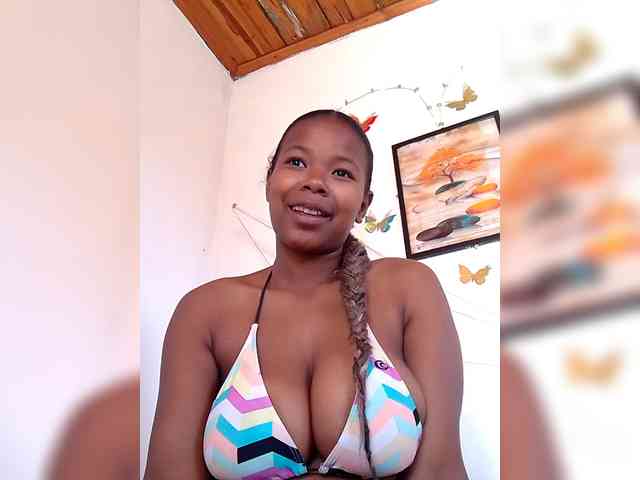 Sayrahsexy webcam