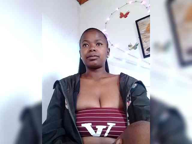 Sayrahsexy webcam