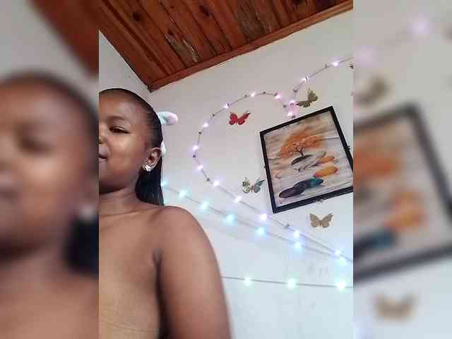 Sayrahsexy webcam