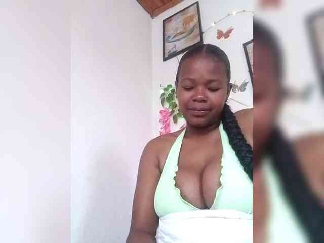 Modèle: Sayrahsexy