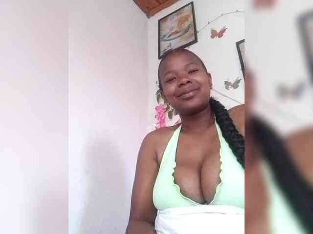 Sayrahsexy webcam