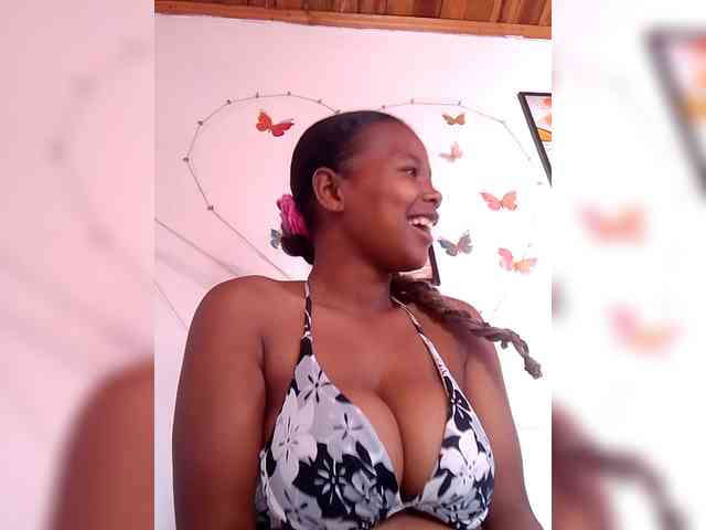 Sayrahsexy webcam