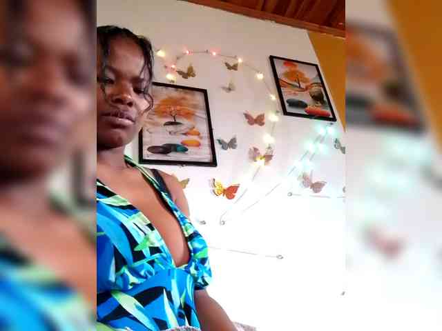 Sayrahsexy webcam