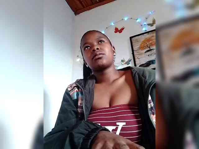 Modèle: Sayrahsexy