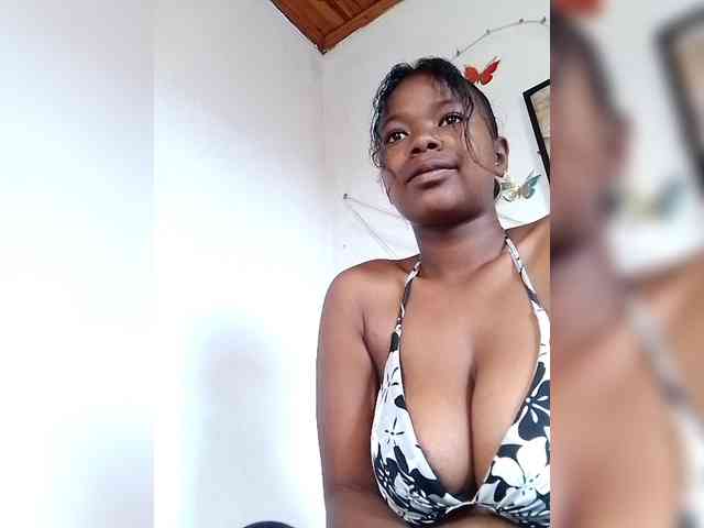 Modèle: Sayrahsexy