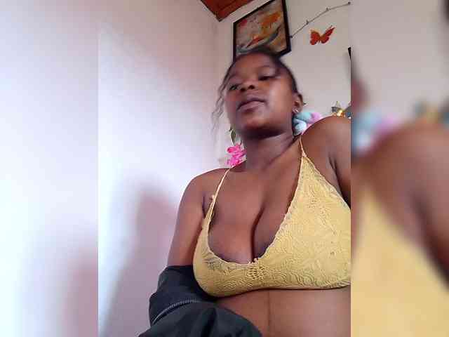 Sayrahsexy Live Webcam on BongaCams