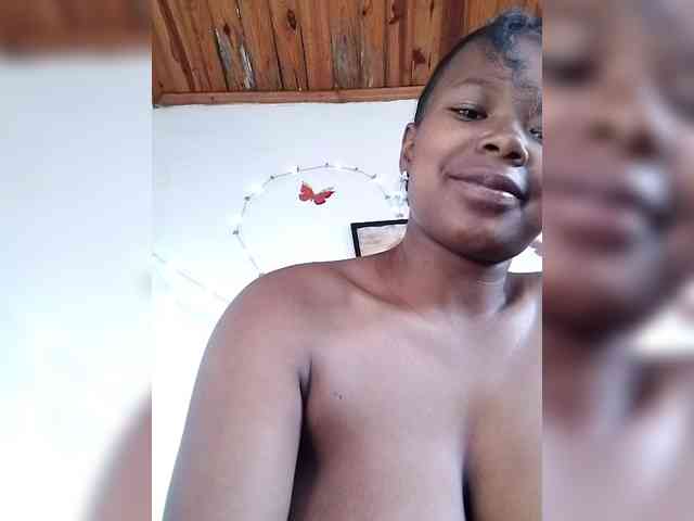 Modèle: Sayrahsexy