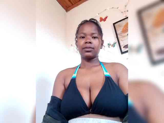Modèle: Sayrahsexy