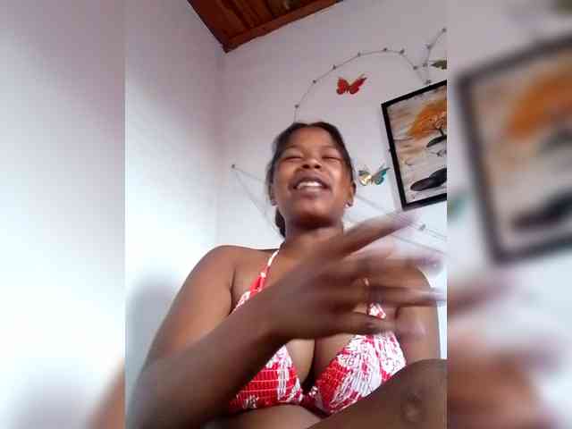 Sayrahsexy webcam