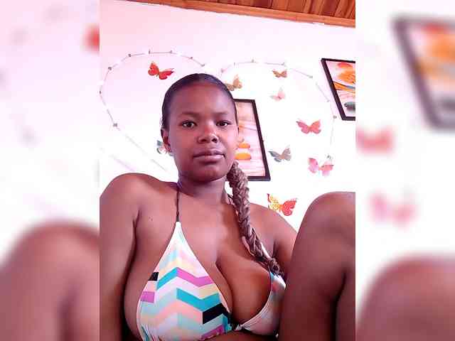 Modèle: Sayrahsexy