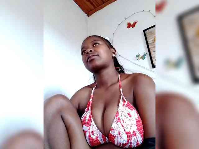 Modèle: Sayrahsexy