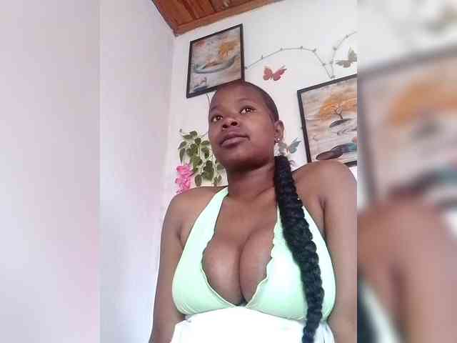 Sayrahsexy webcam