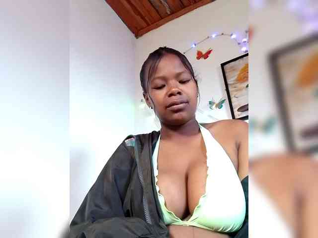 Modèle: Sayrahsexy
