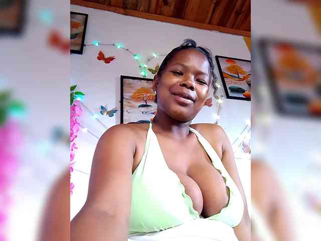 Modèle: Sayrahsexy