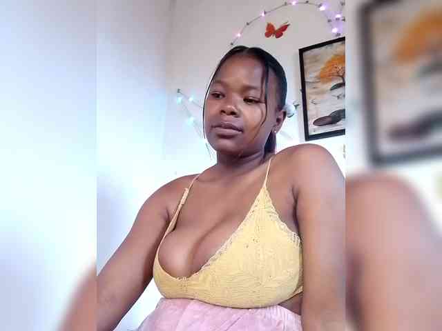 Sayrahsexy webcam